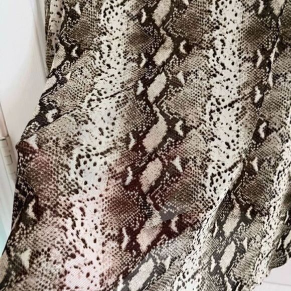 J for Justify Sheer top. Snakeskin pattern. Large. Brown and cream. - Picture 4 of 5